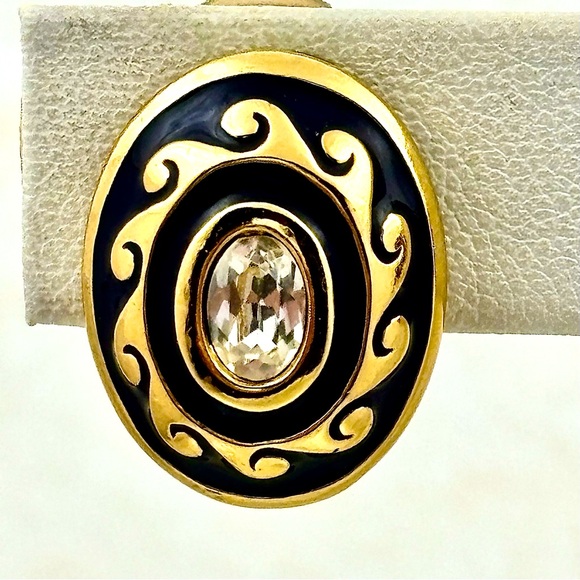 BURBERRY Vintage Clip Earrings - Picture 2 of 5